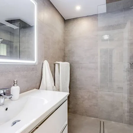 By Riva - Outstanding, Contemporary In Puerto Banus Gardens Апартаменты
