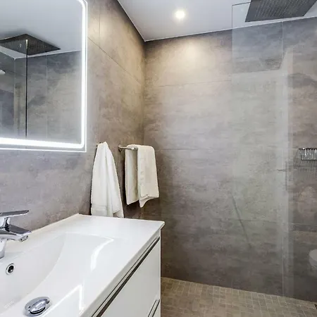 דירה By Riva - Outstanding, Contemporary In Puerto Banus Gardens מארבלה