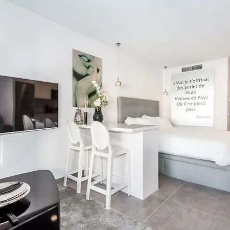 By Riva - Outstanding, Contemporary In Puerto Banus Gardens Apartment Marbella